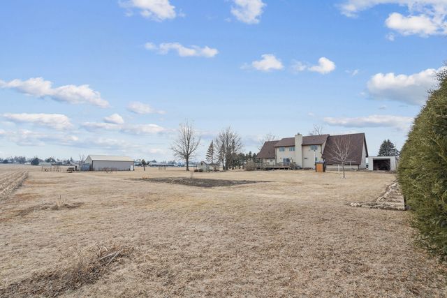 2383 230th Avenue, Grand Mound, IA 52751