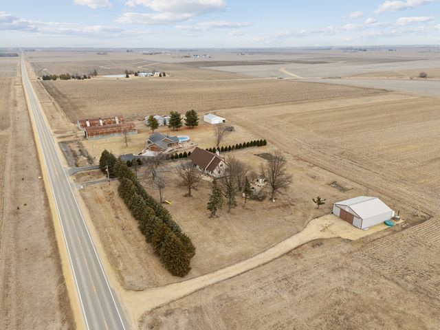 2383 230th Avenue, Grand Mound, IA 52751