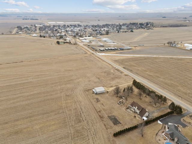 2383 230th Avenue, Grand Mound, IA 52751