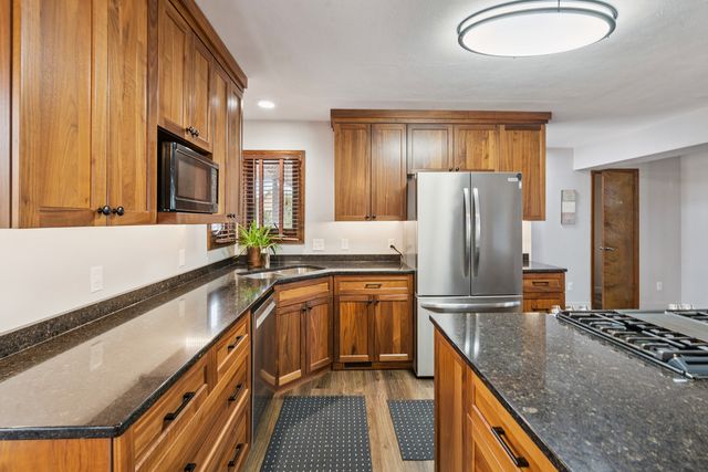 2383 230th Avenue, Grand Mound, IA 52751