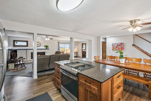 2383 230th Avenue, Grand Mound, IA 52751