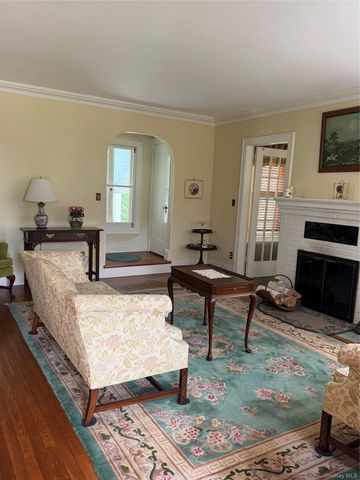 44 Muirfield Road, Rockville Centre, NY 11570