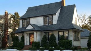 44 Muirfield Road, Rockville Centre, NY 11570