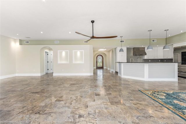 440 PALM ISLAND SE, Clearwater Beach, FL 33767