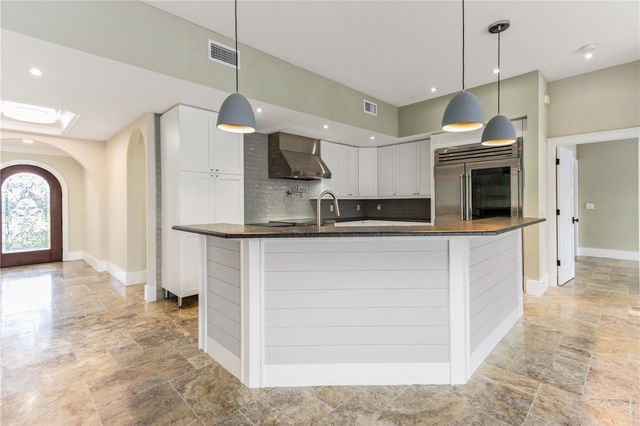440 PALM ISLAND SE, Clearwater Beach, FL 33767