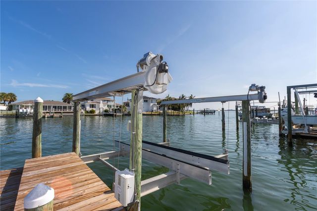 440 PALM ISLAND SE, Clearwater Beach, FL 33767