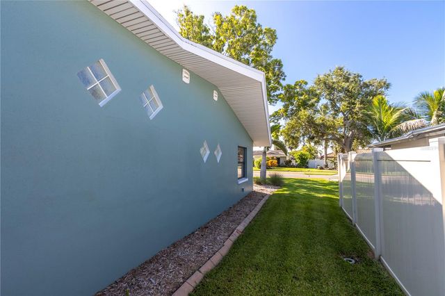 440 PALM ISLAND SE, Clearwater Beach, FL 33767