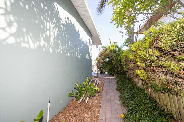 440 PALM ISLAND SE, Clearwater Beach, FL 33767