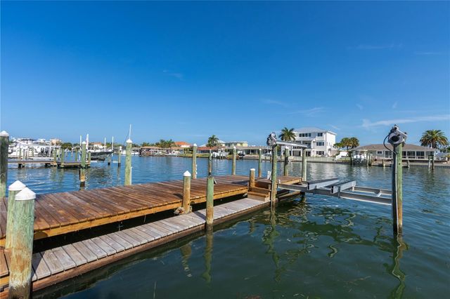 440 PALM ISLAND SE, Clearwater Beach, FL 33767