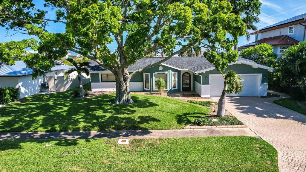 440 PALM ISLAND SE, Clearwater Beach, FL 33767