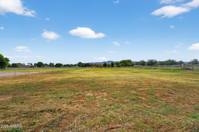 6802 N CITRUS Road, Waddell, AZ 85355