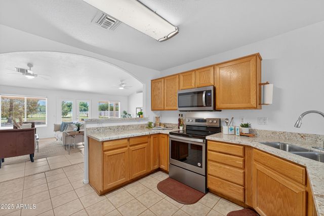 6802 N CITRUS Road, Waddell, AZ 85355