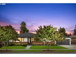 10317 Se HARRISON St, Portland, OR 97216