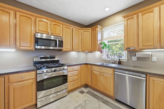 648 Merrimack Ave, Dracut, MA 01826