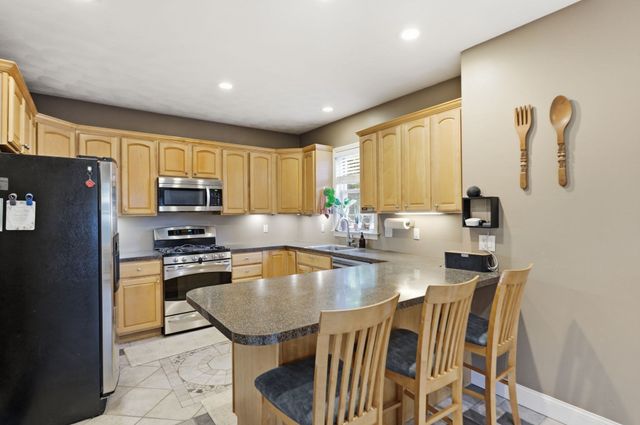 648 Merrimack Ave, Dracut, MA 01826