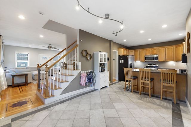 648 Merrimack Ave, Dracut, MA 01826