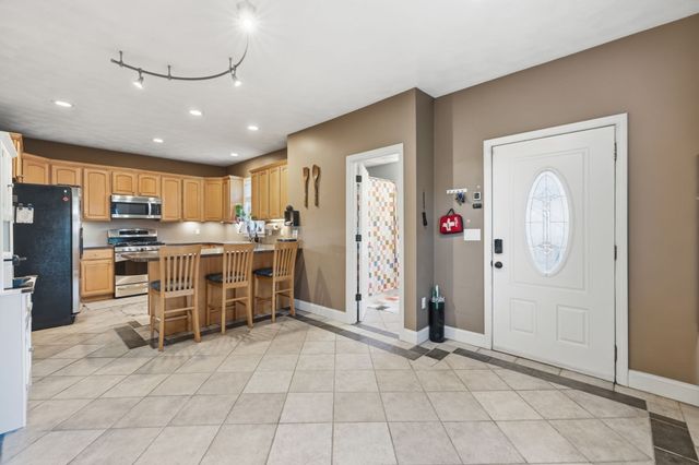 648 Merrimack Ave, Dracut, MA 01826