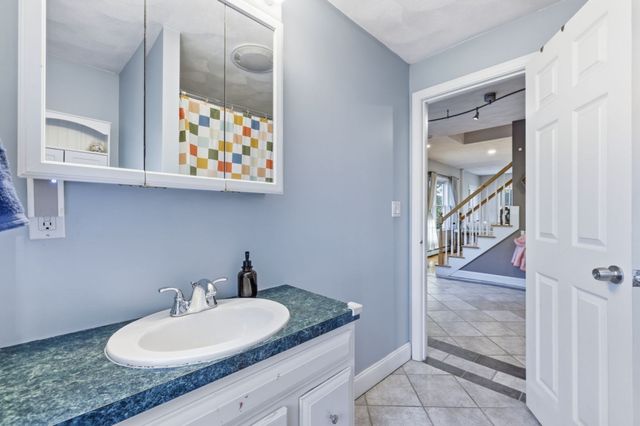 648 Merrimack Ave, Dracut, MA 01826