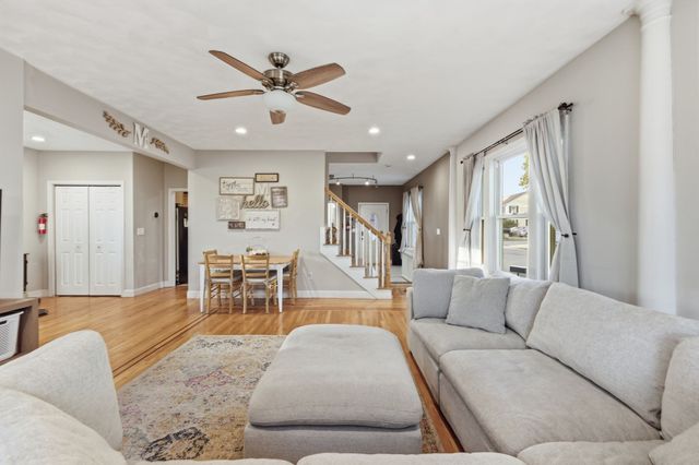 648 Merrimack Ave, Dracut, MA 01826