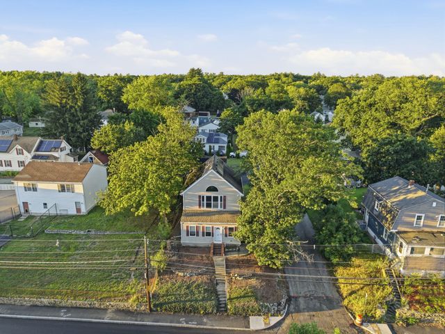 648 Merrimack Ave, Dracut, MA 01826