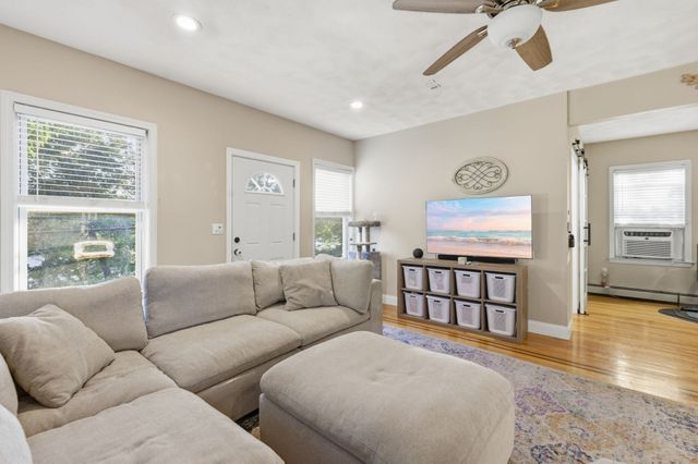 648 Merrimack Ave, Dracut, MA 01826
