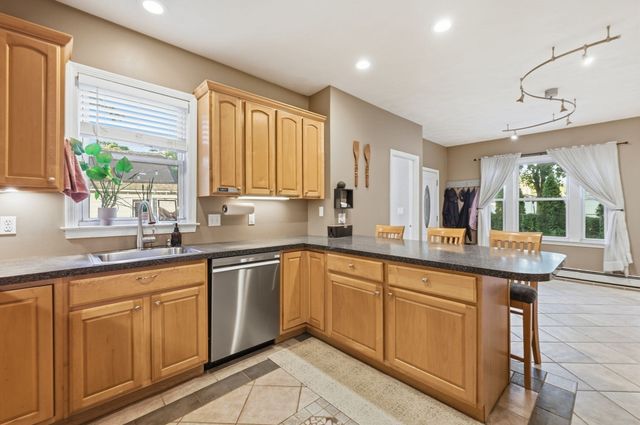 648 Merrimack Ave, Dracut, MA 01826