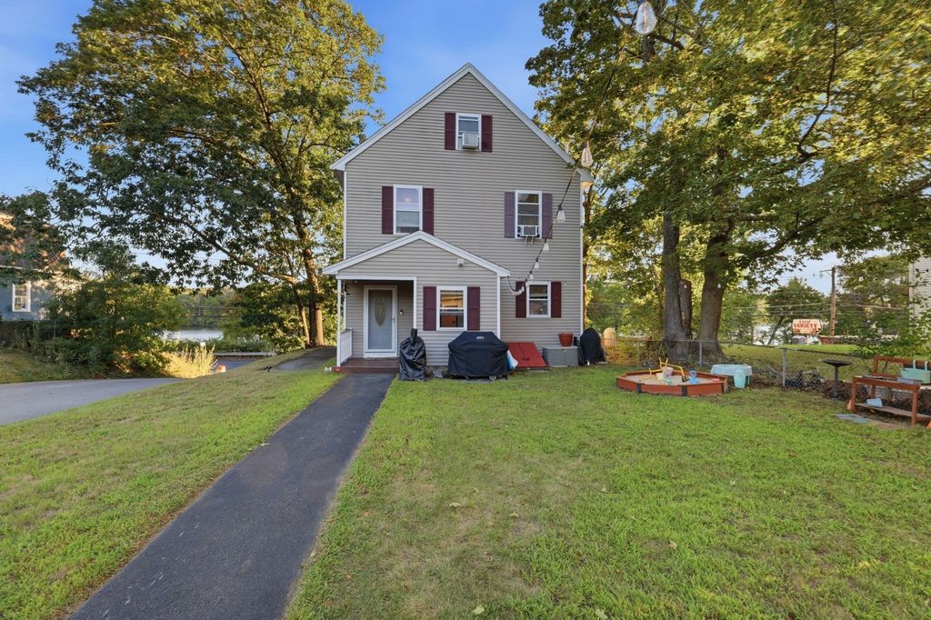 648 Merrimack Ave, Dracut, MA 01826