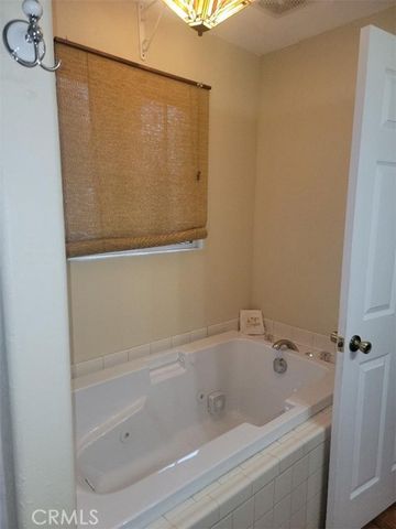 23883 Zuger, Crestline, CA 92325