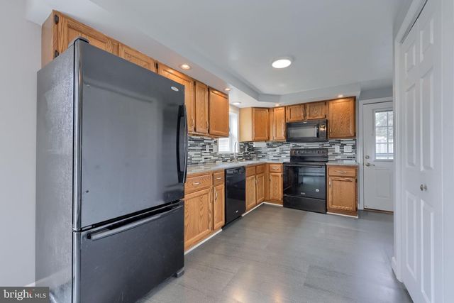 428 FROGTOWN RD, Pequea, PA 17565