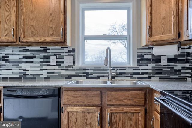 428 FROGTOWN RD, Pequea, PA 17565