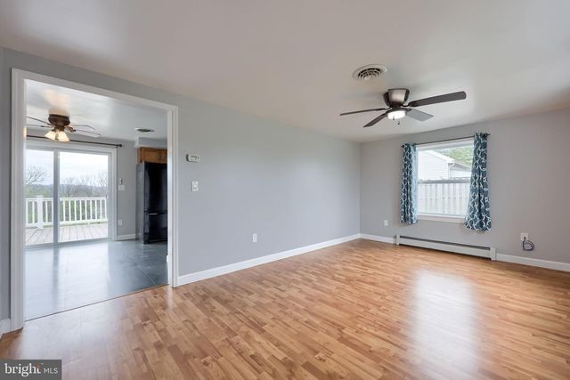 428 FROGTOWN RD, Pequea, PA 17565