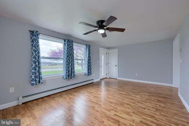 428 FROGTOWN RD, Pequea, PA 17565