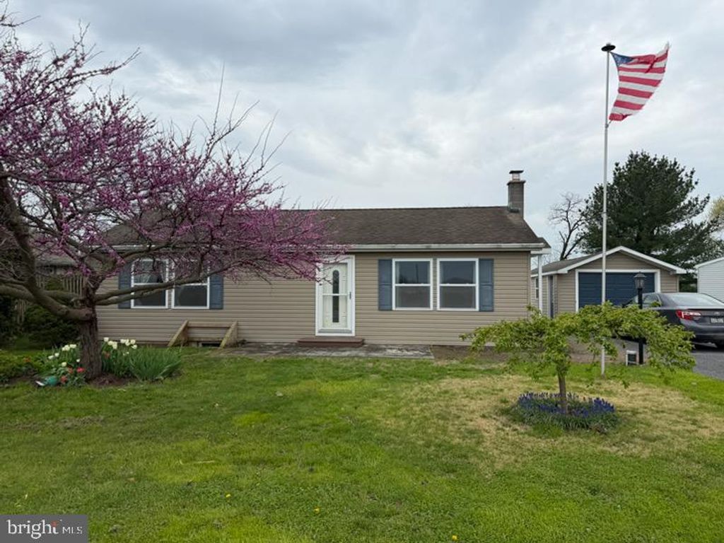 428 FROGTOWN RD, Pequea, PA 17565