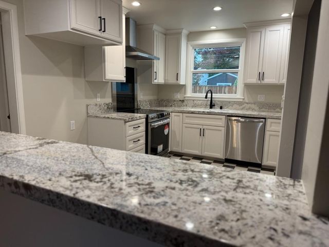 52 Coloma Way, Sacramento, CA 95819