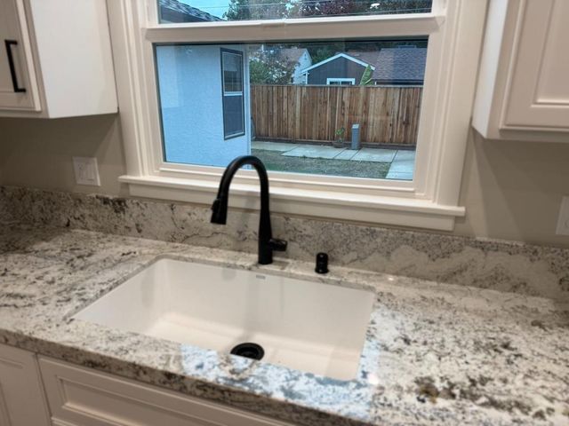 52 Coloma Way, Sacramento, CA 95819