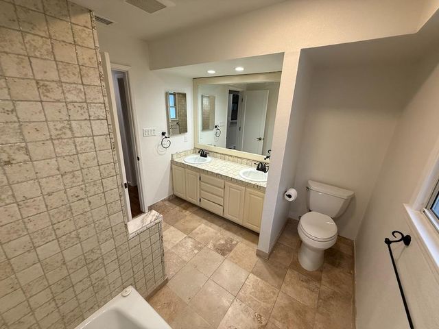 52 Coloma Way, Sacramento, CA 95819