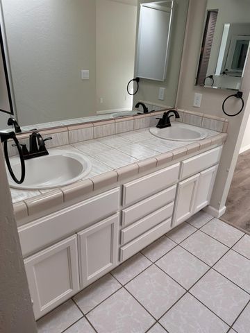 52 Coloma Way, Sacramento, CA 95819