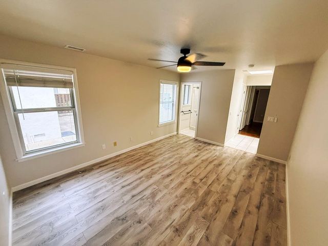 52 Coloma Way, Sacramento, CA 95819