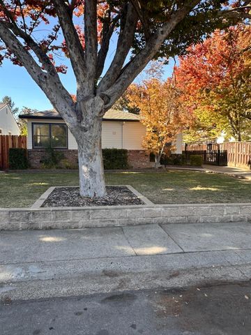 52 Coloma Way, Sacramento, CA 95819