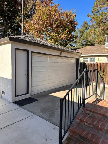 52 Coloma Way, Sacramento, CA 95819