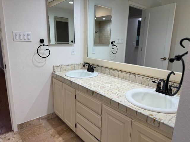 52 Coloma Way, Sacramento, CA 95819