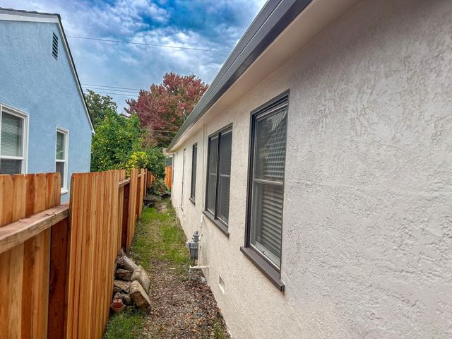 52 Coloma Way, Sacramento, CA 95819