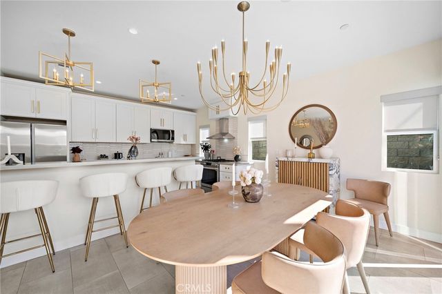 2573 Elden Avenue D, Costa Mesa, CA 92627