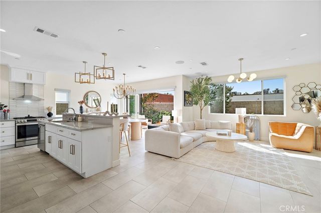 2573 Elden Avenue D, Costa Mesa, CA 92627