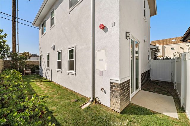 2573 Elden Avenue D, Costa Mesa, CA 92627