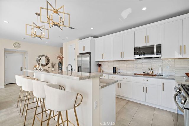 2573 Elden Avenue D, Costa Mesa, CA 92627