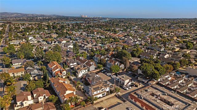 2573 Elden Avenue D, Costa Mesa, CA 92627