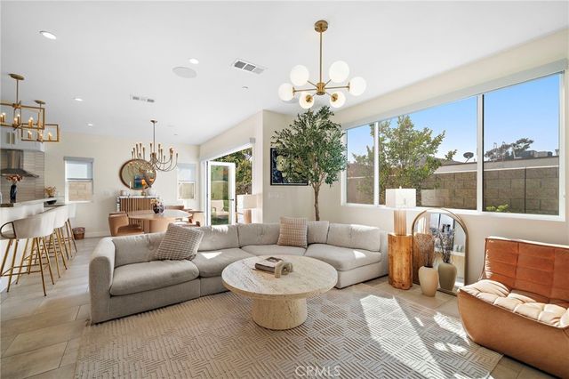 2573 Elden Avenue D, Costa Mesa, CA 92627