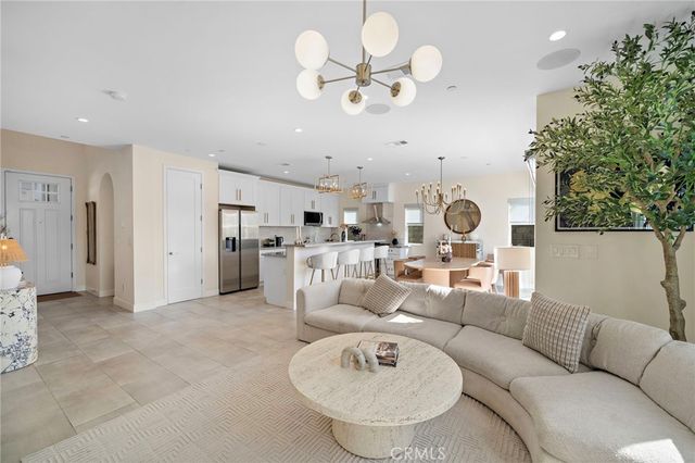 2573 Elden Avenue D, Costa Mesa, CA 92627