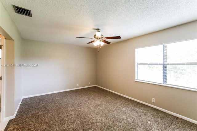 1430 W Sandpiper Cir, Pembroke Pines, FL 33026